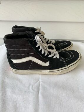 Vans Hightops Women’s 8.5 - Men’s 7